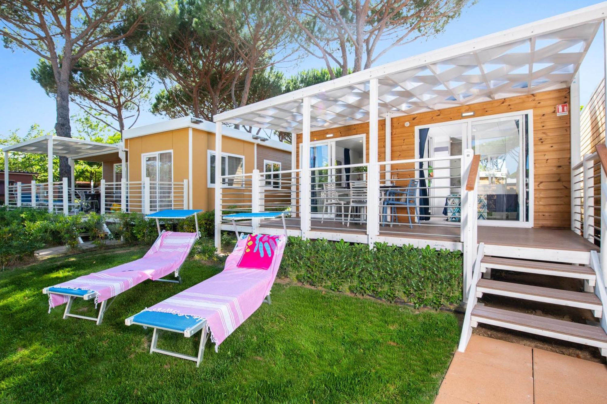 Camping Village Baia Azzurra Кастільйоне-делла-Пеская Екстер'єр фото